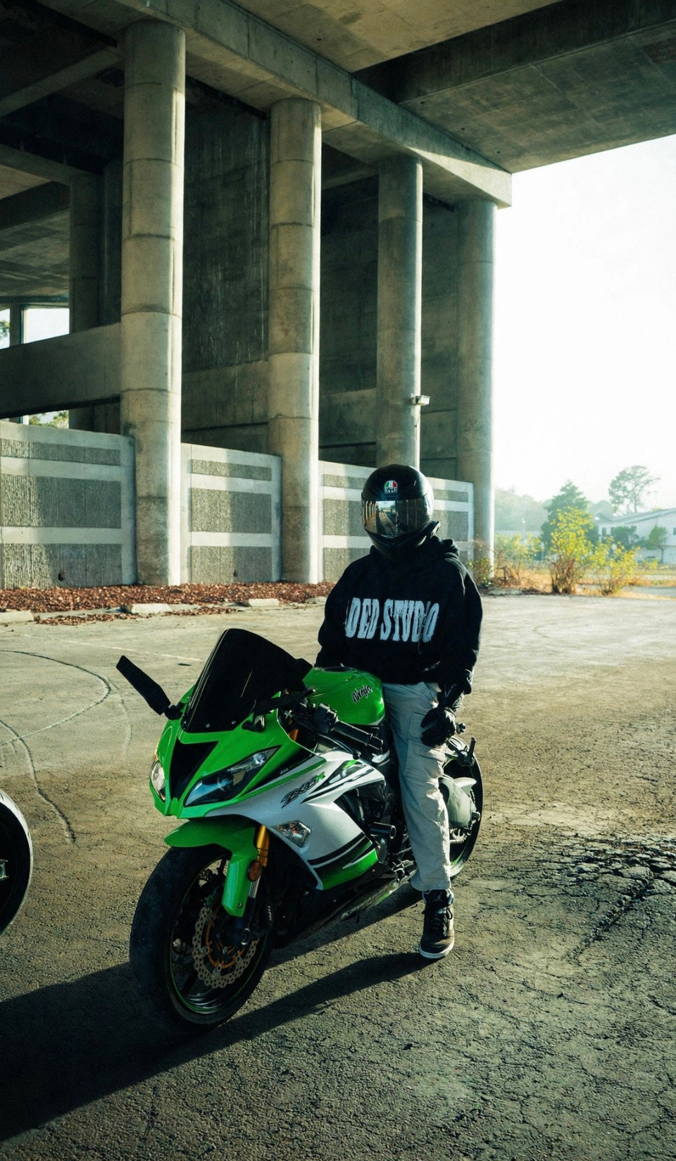 FADED STUDIO HOODIE